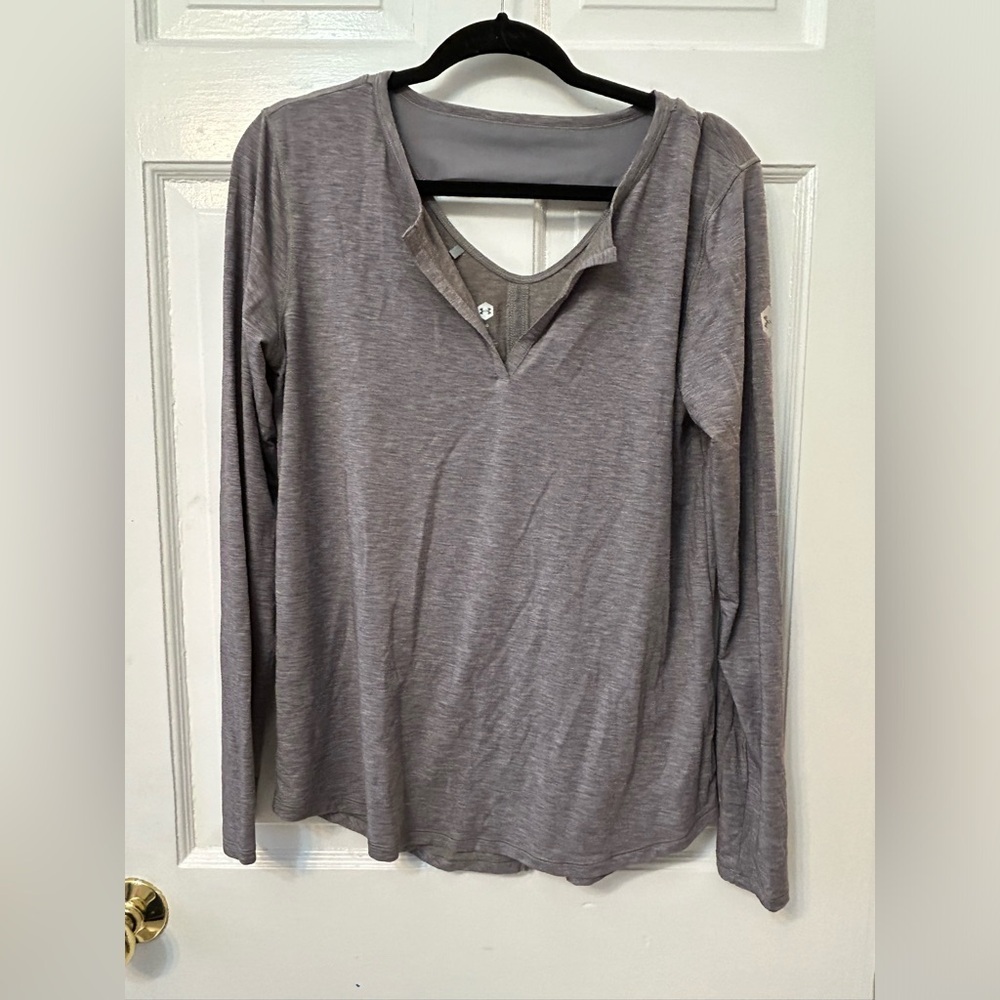 Under Armour Women’s Long-Sleeve Workout Top Split Back Mesh Detail Cut Out Sz M - Picture 2 of 11